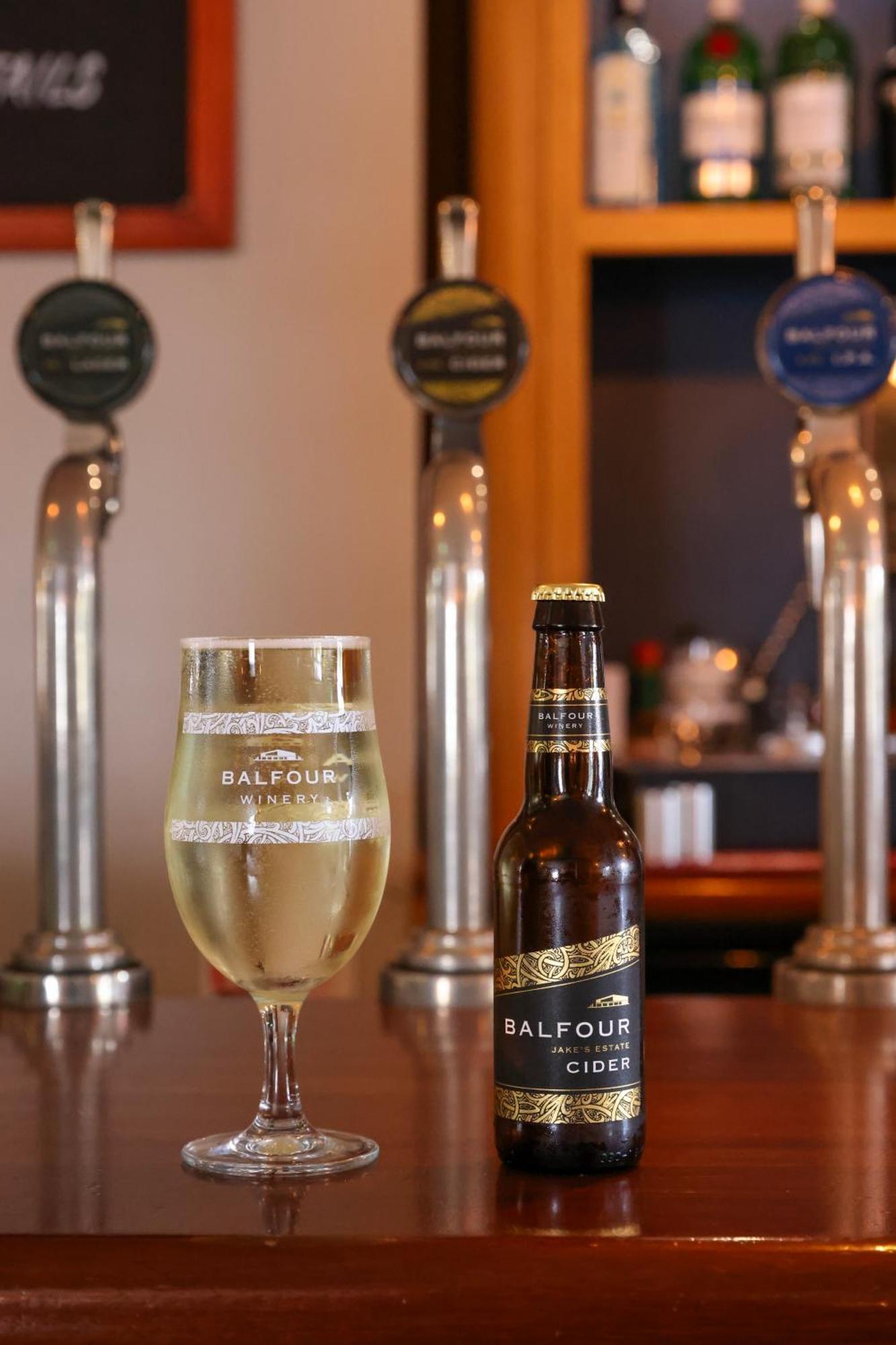 The Goudhurst Inn ภายนอก รูปภาพ