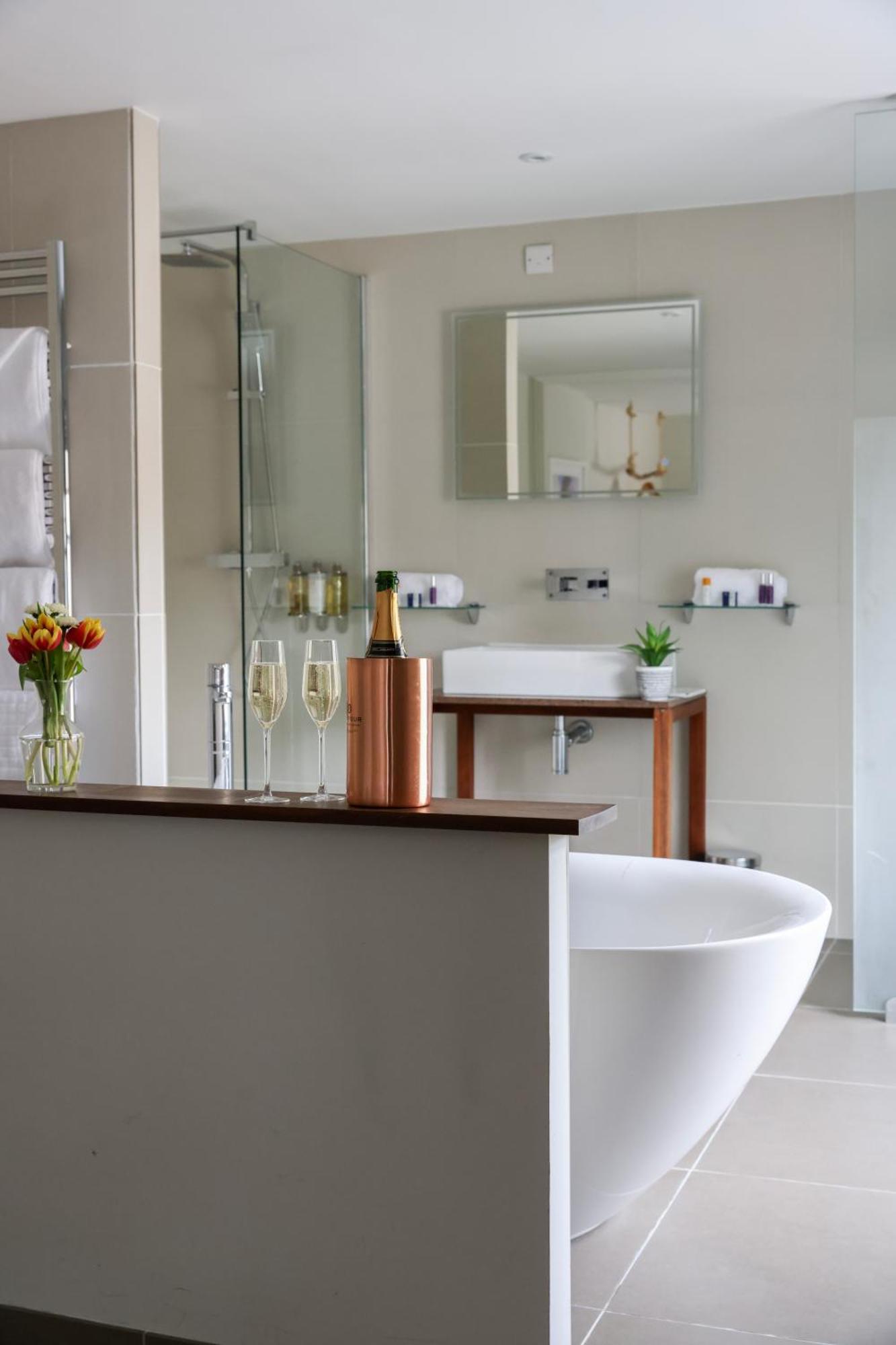 The Goudhurst Inn ภายนอก รูปภาพ