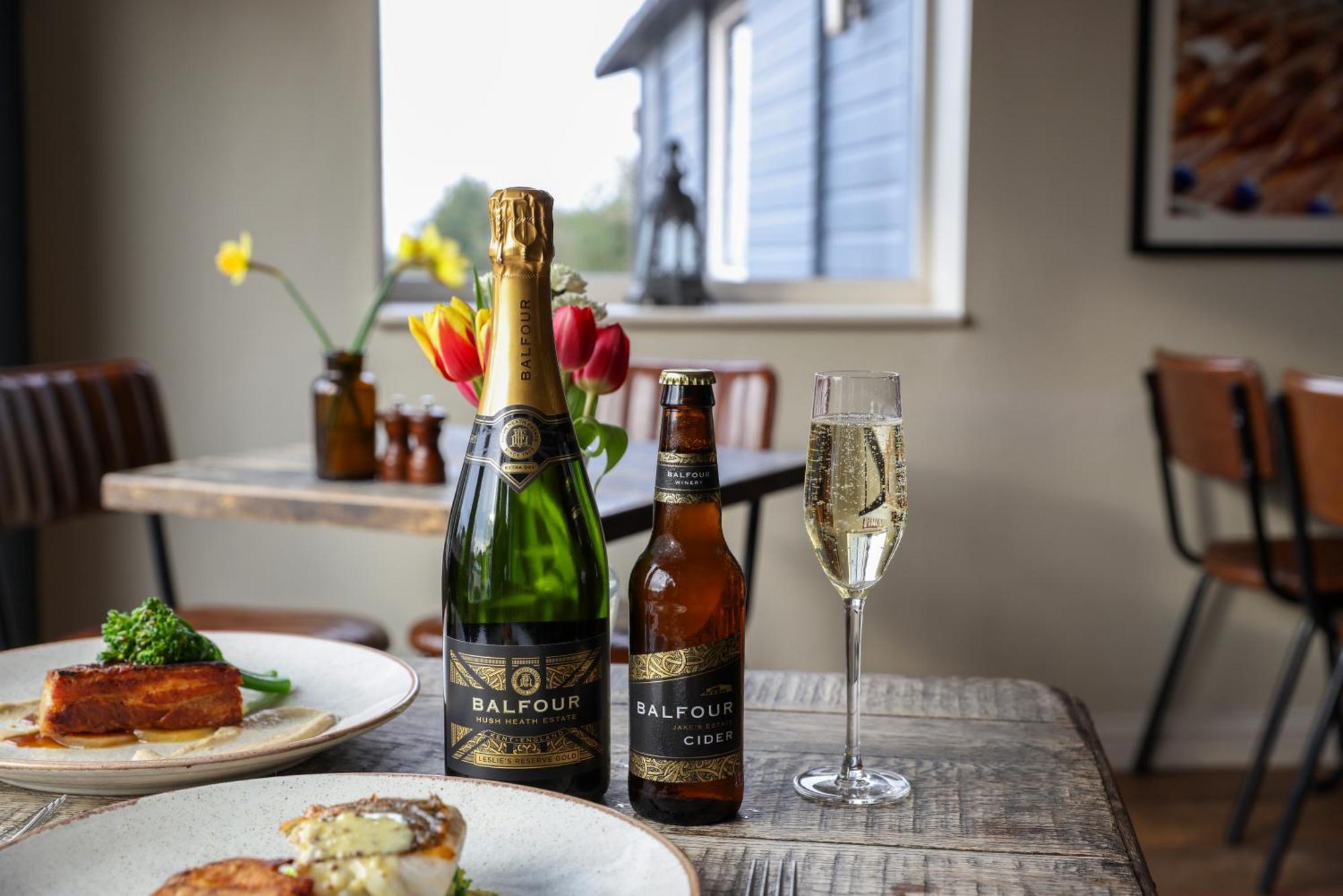 The Goudhurst Inn ภายนอก รูปภาพ